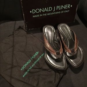 Donald J Pliner Mules